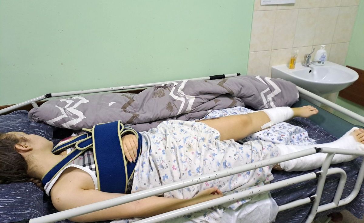 A teenage girl injured in a russian attack