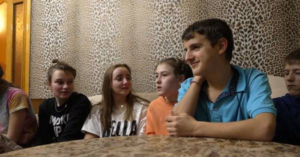 'Kidnapped' by Russian soldiers: Ukrainian orphans, guardian share their story