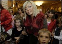 Украинская певица Ирина Билык помогла безпризорникам