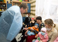 President of Ukraine visits Kyiv National Cancer Institute and it's children's department