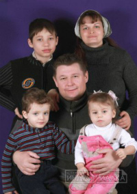 Дети по Божьей милости: семья запорожского пастора приняла в семью пять детей с проблемами со здоровьем