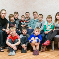 
Елена Горбачёва, 2 своих детей, 14 — приемных: «Моя профессия – мать, и у меня это получается»