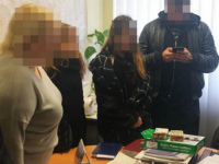 В Харькове чиновница горсовета требовала деньги за усыновление
