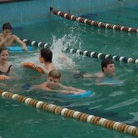 В Запорожье 100 детей-сирот и детей с ограниченными возможностями бесплатно научат плавать
