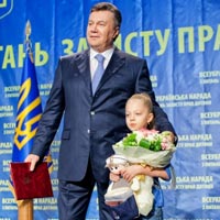 Yanukovych thanks those helping to orphans on St. Nicholas' Day